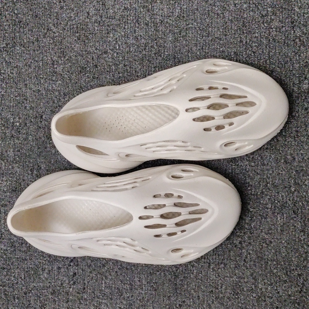 Adidas "Yeezy" Foam RNNR